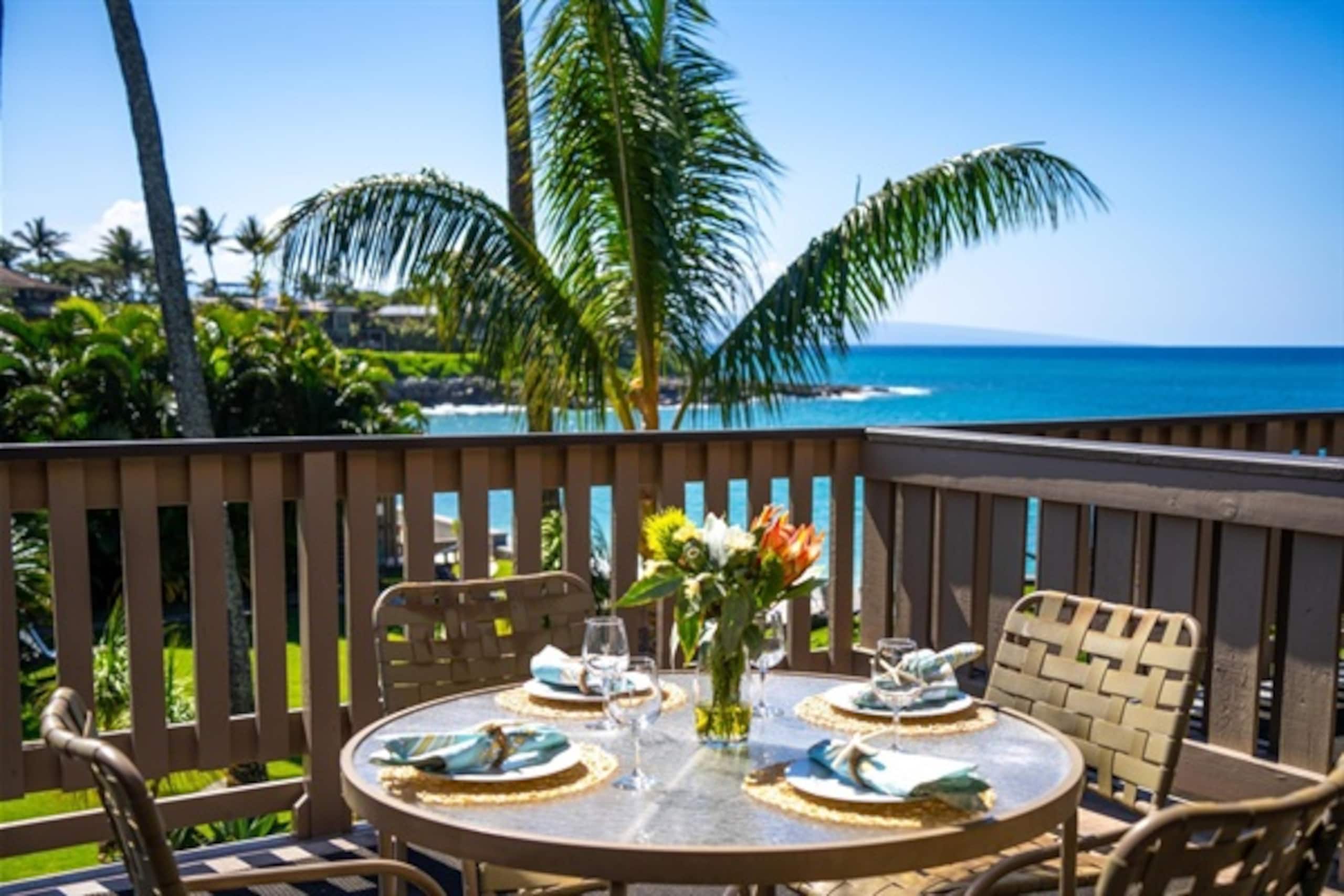 Townhouse in Lahaina · ★4.95 · 2 bedrooms · 4 beds · 2 baths - Image 18