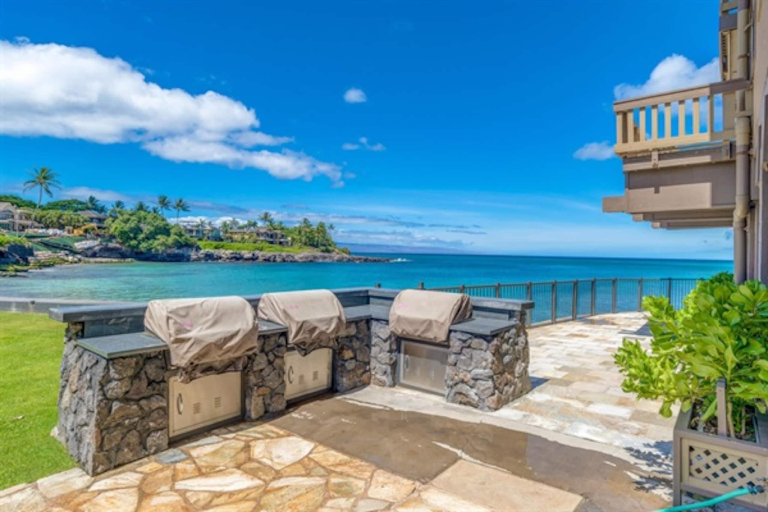 Townhouse in Lahaina · ★4.95 · 2 bedrooms · 4 beds · 2 baths - Image 19