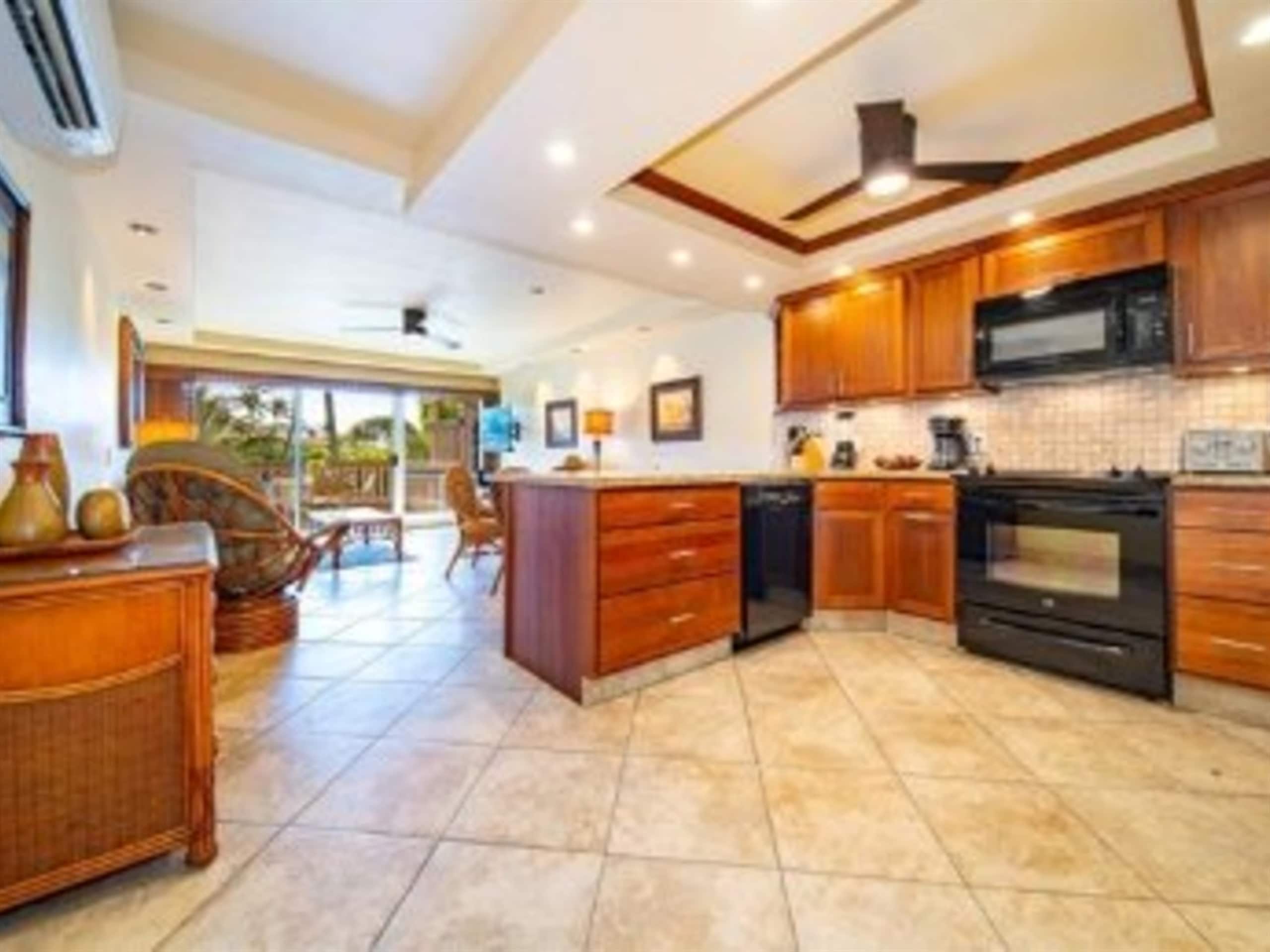 Townhouse in Lahaina · ★4.95 · 2 bedrooms · 4 beds · 2 baths - Image 24