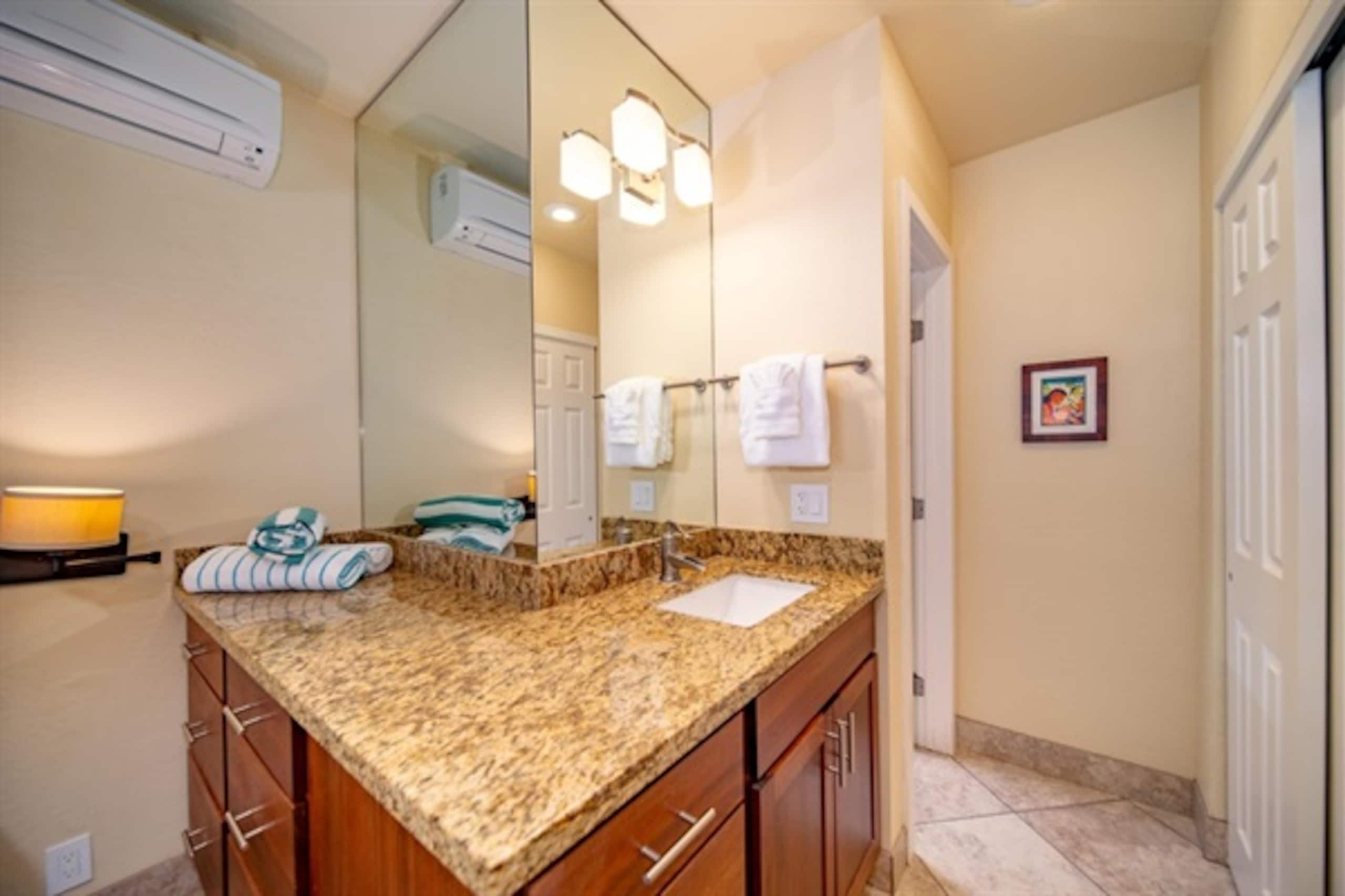 Townhouse in Lahaina · ★4.95 · 2 bedrooms · 4 beds · 2 baths - Image 10