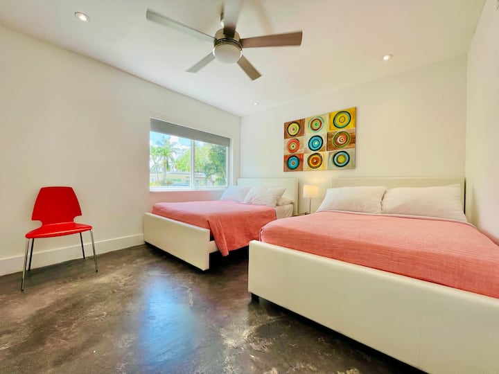 2 Full Beds