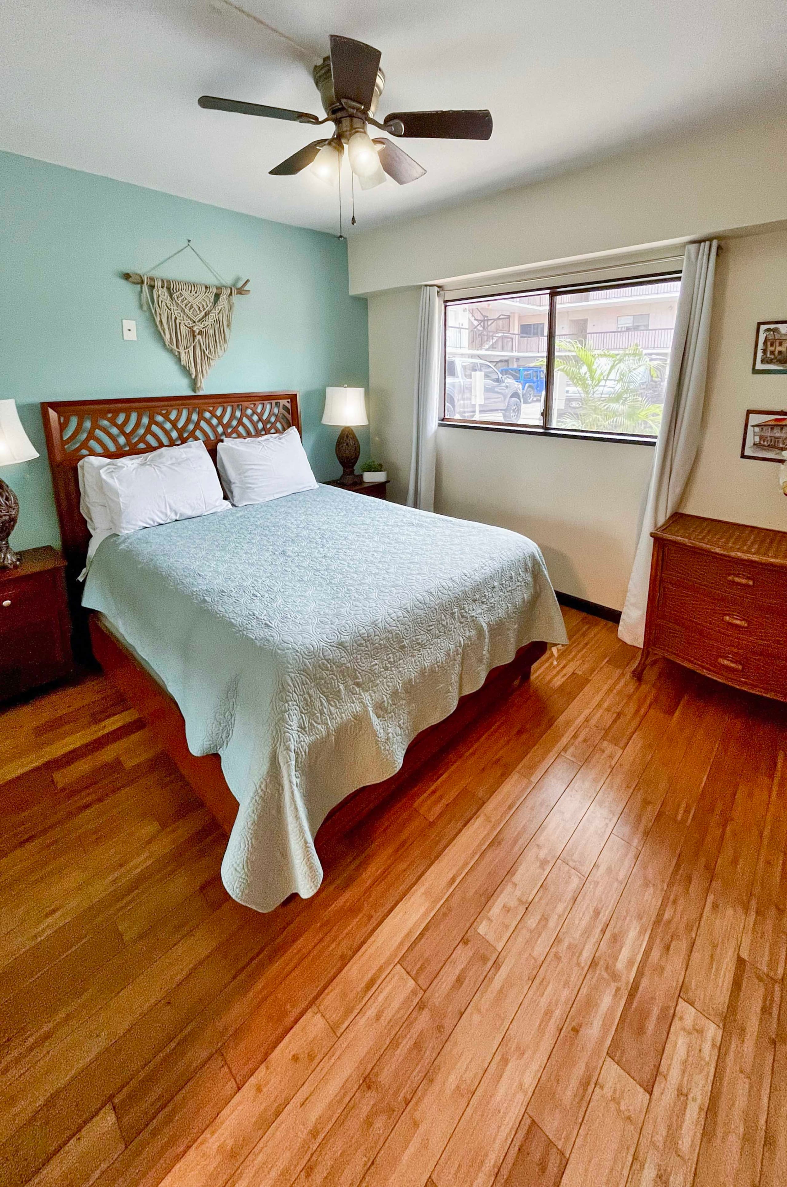 Condo in Kailua-Kona · ★4.88 · 2 bedrooms · 2 beds · 2 private baths - Image 7
