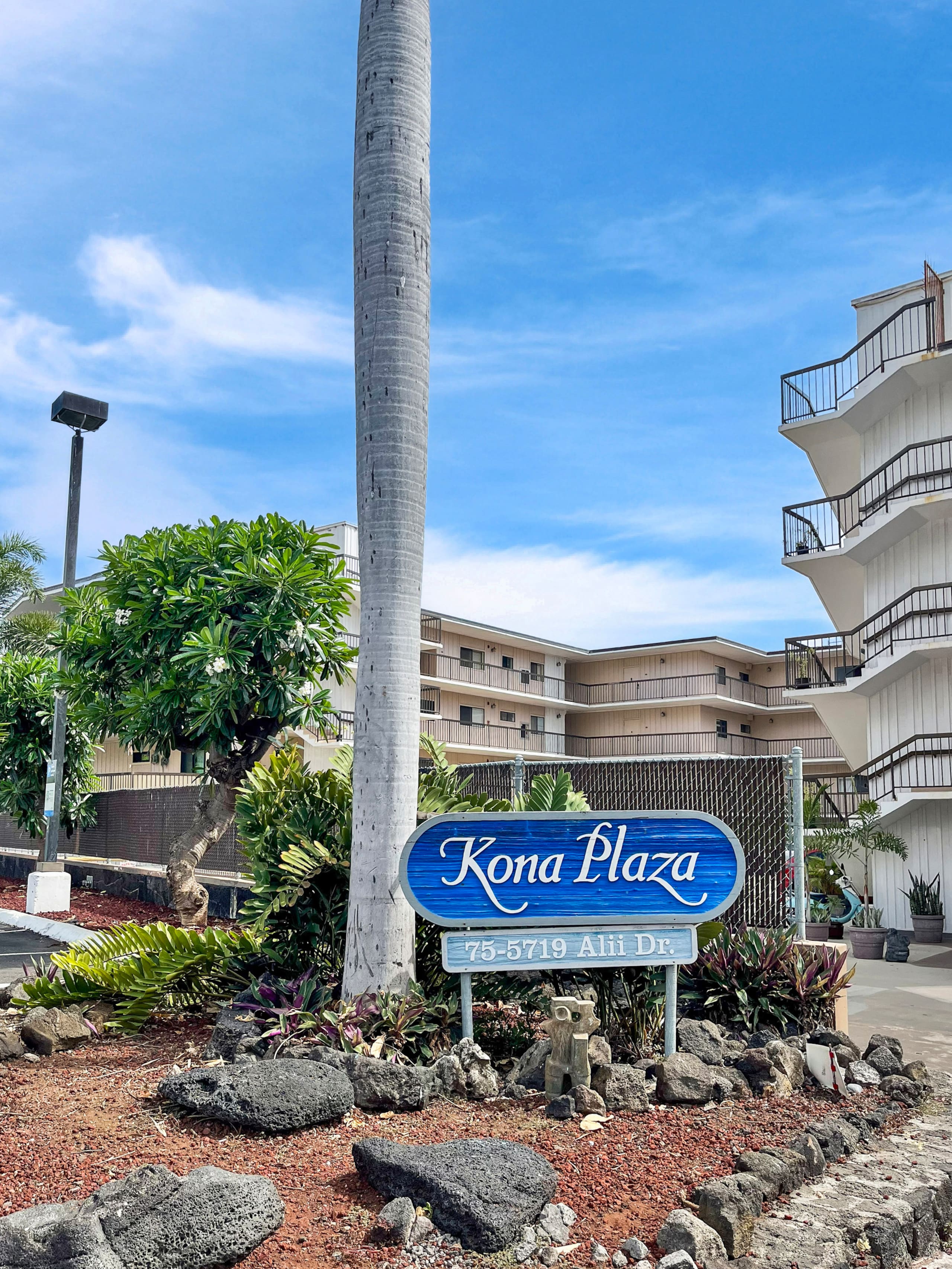 Condo in Kailua-Kona · ★4.88 · 2 bedrooms · 2 beds · 2 private baths - Image 13