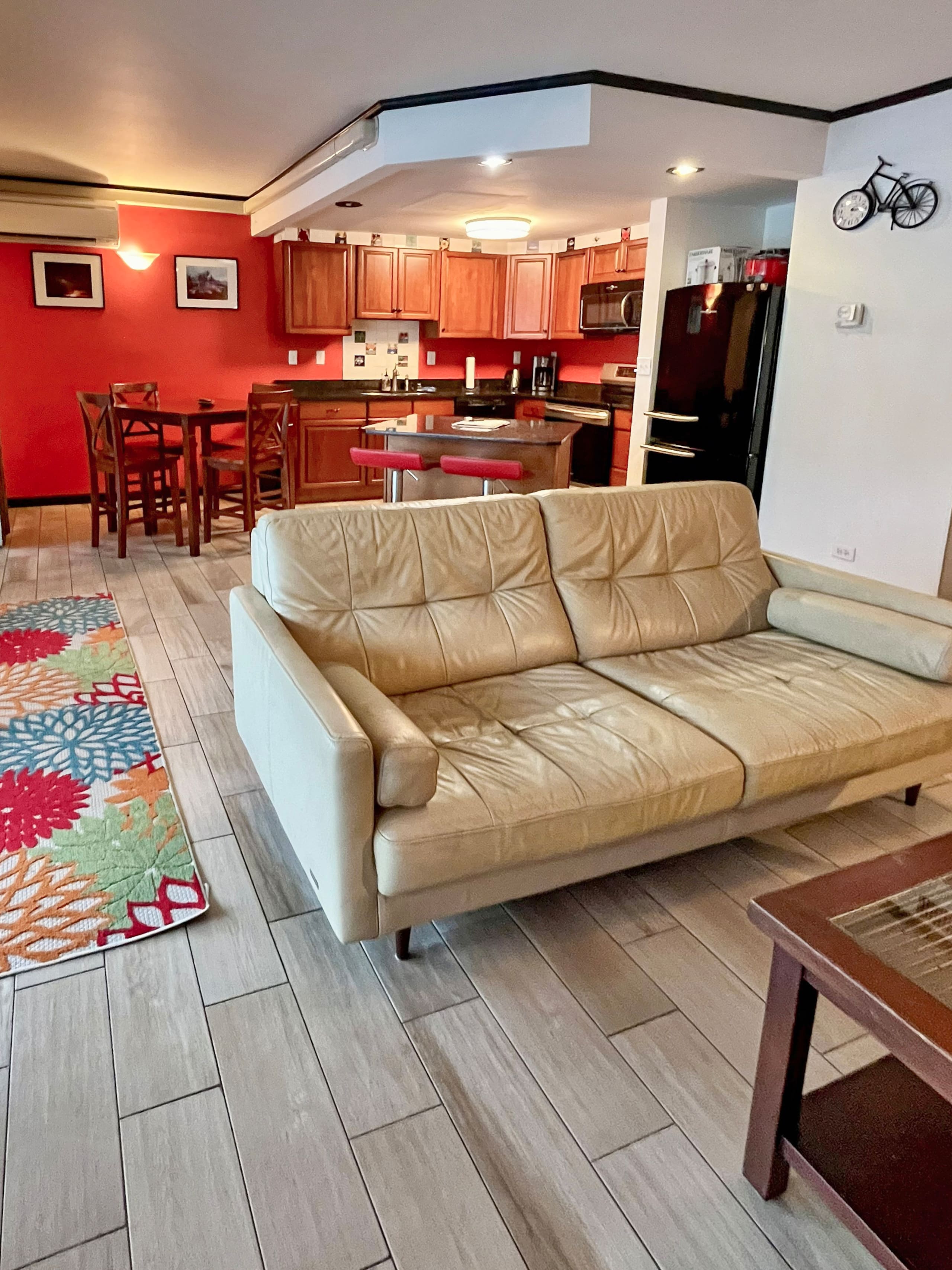 Condo in Kailua-Kona · ★4.88 · 2 bedrooms · 2 beds · 2 private baths - Image 3