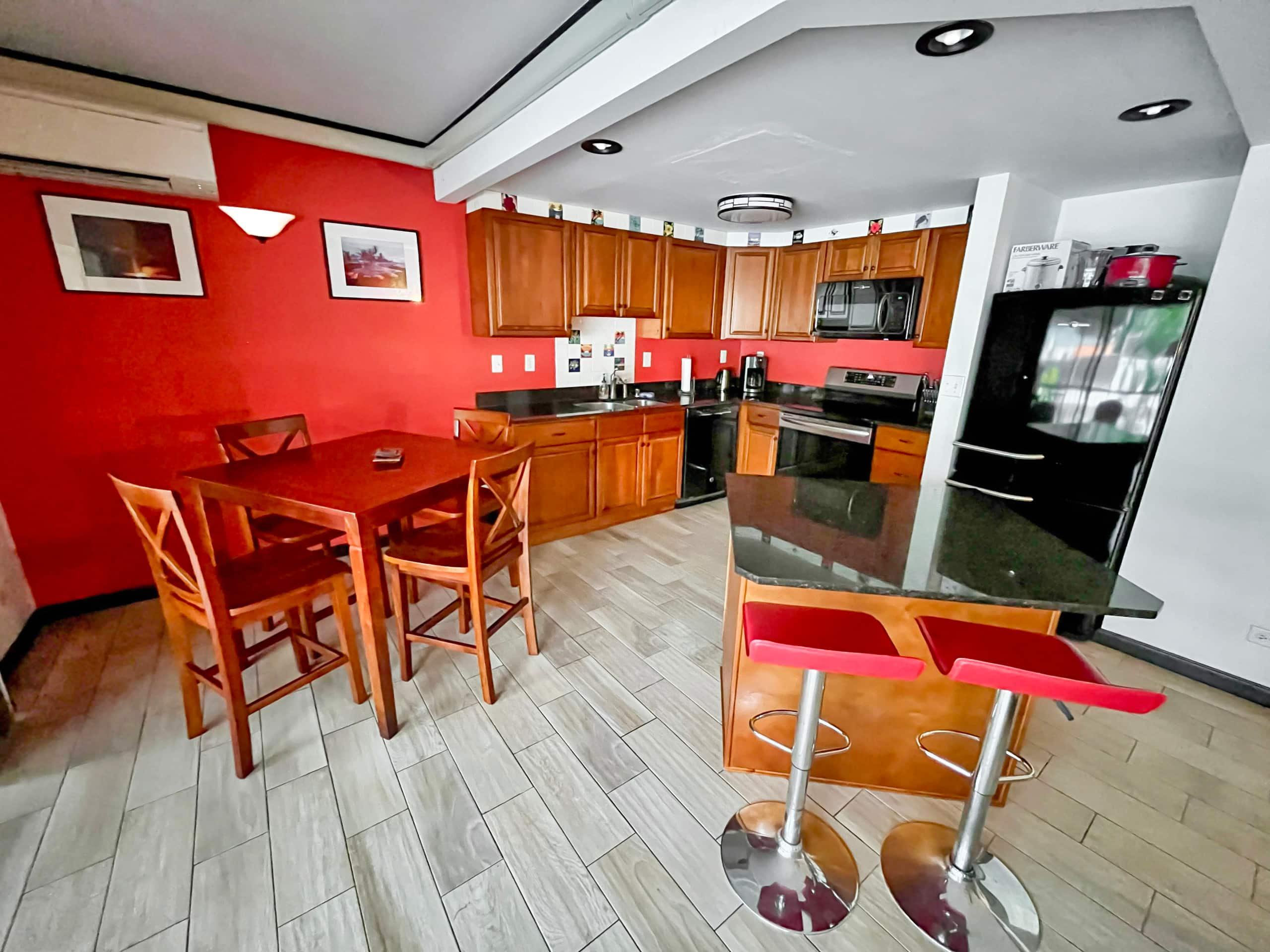 Condo in Kailua-Kona · ★4.88 · 2 bedrooms · 2 beds · 2 private baths - Image 4