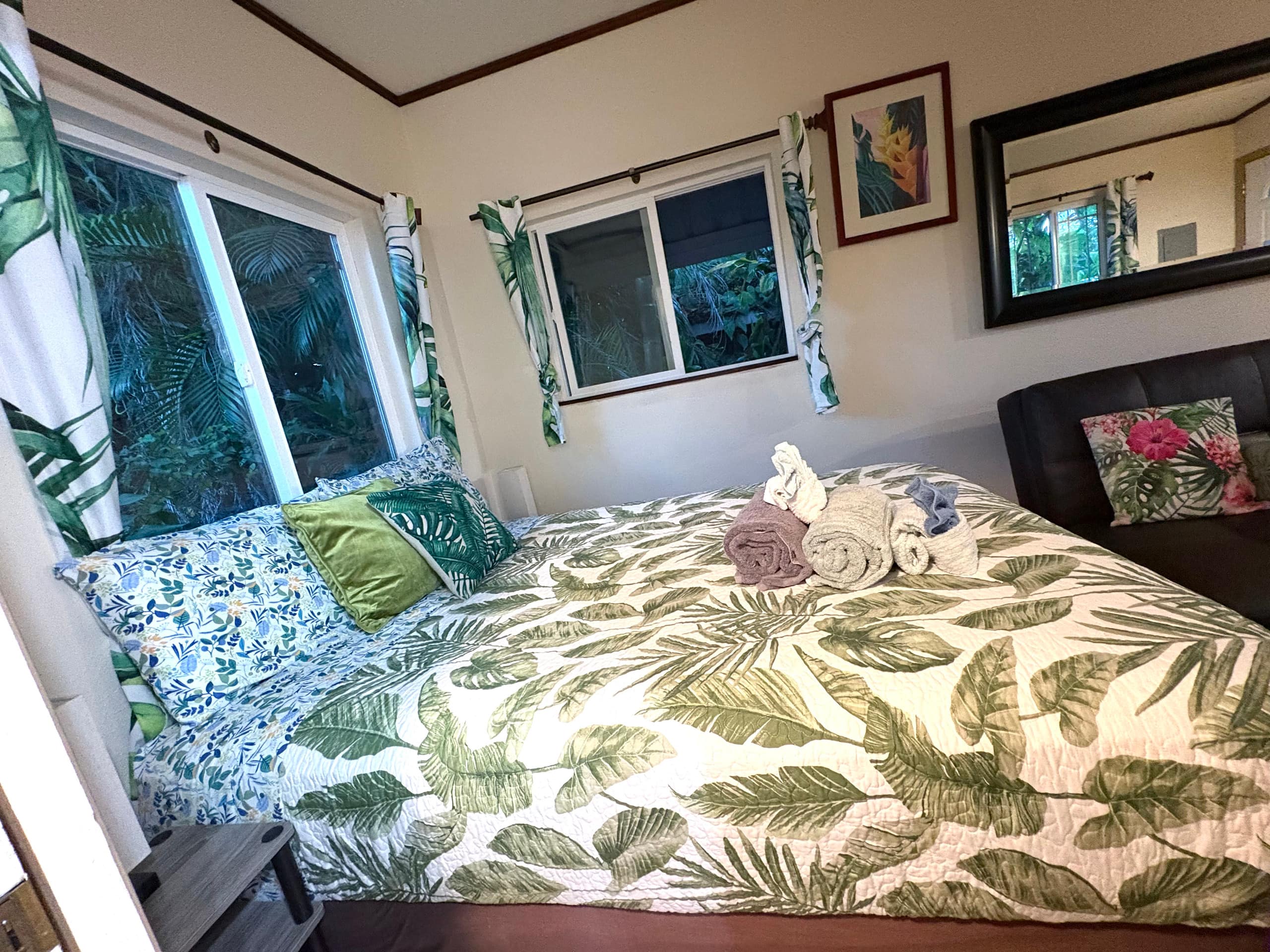 Guesthouse in Hilo · ★4.88 · 1 bedroom · 2 beds · 1 private bath - Image 20