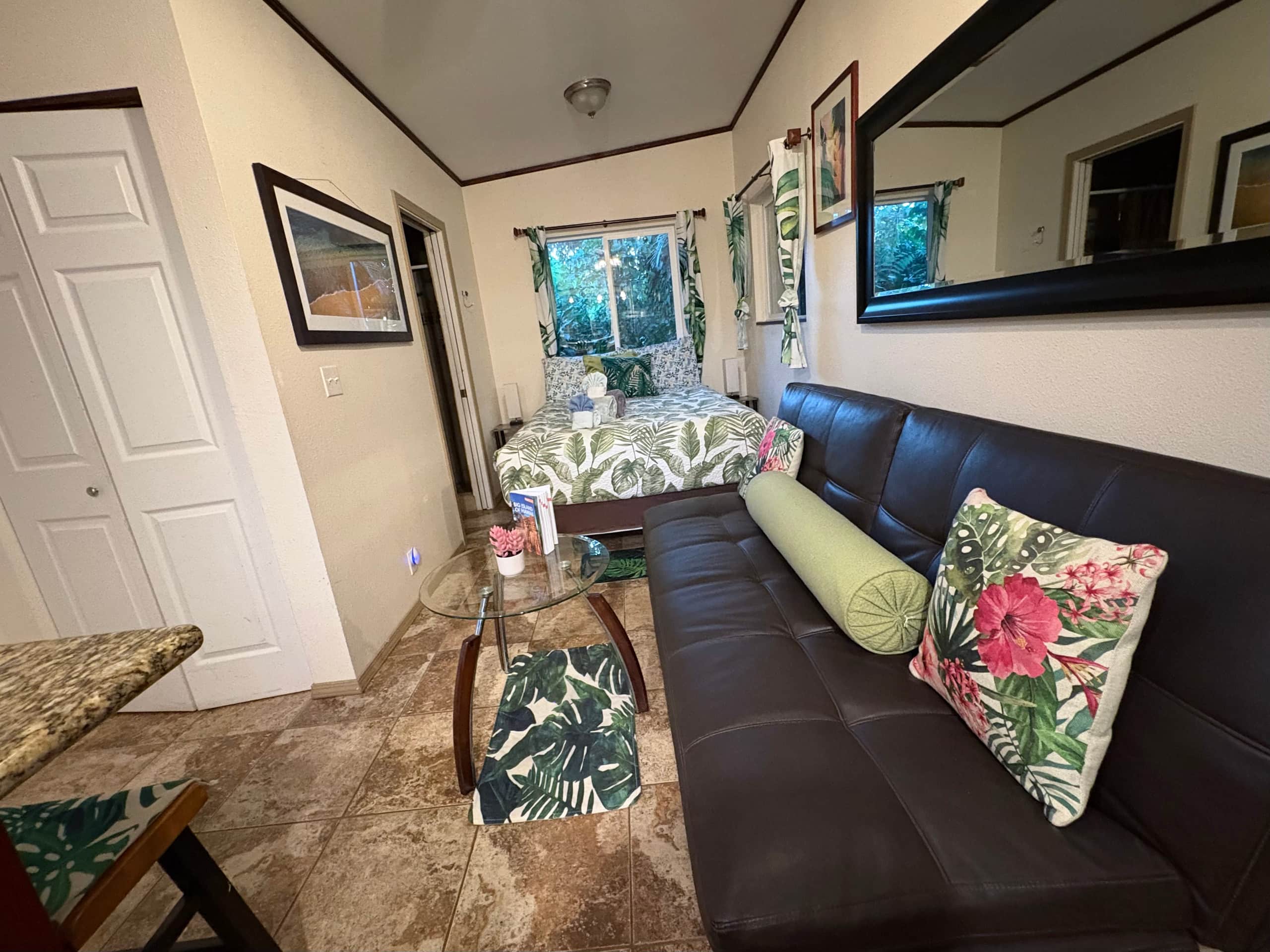 Guesthouse in Hilo · ★4.88 · 1 bedroom · 2 beds · 1 private bath - Image 6
