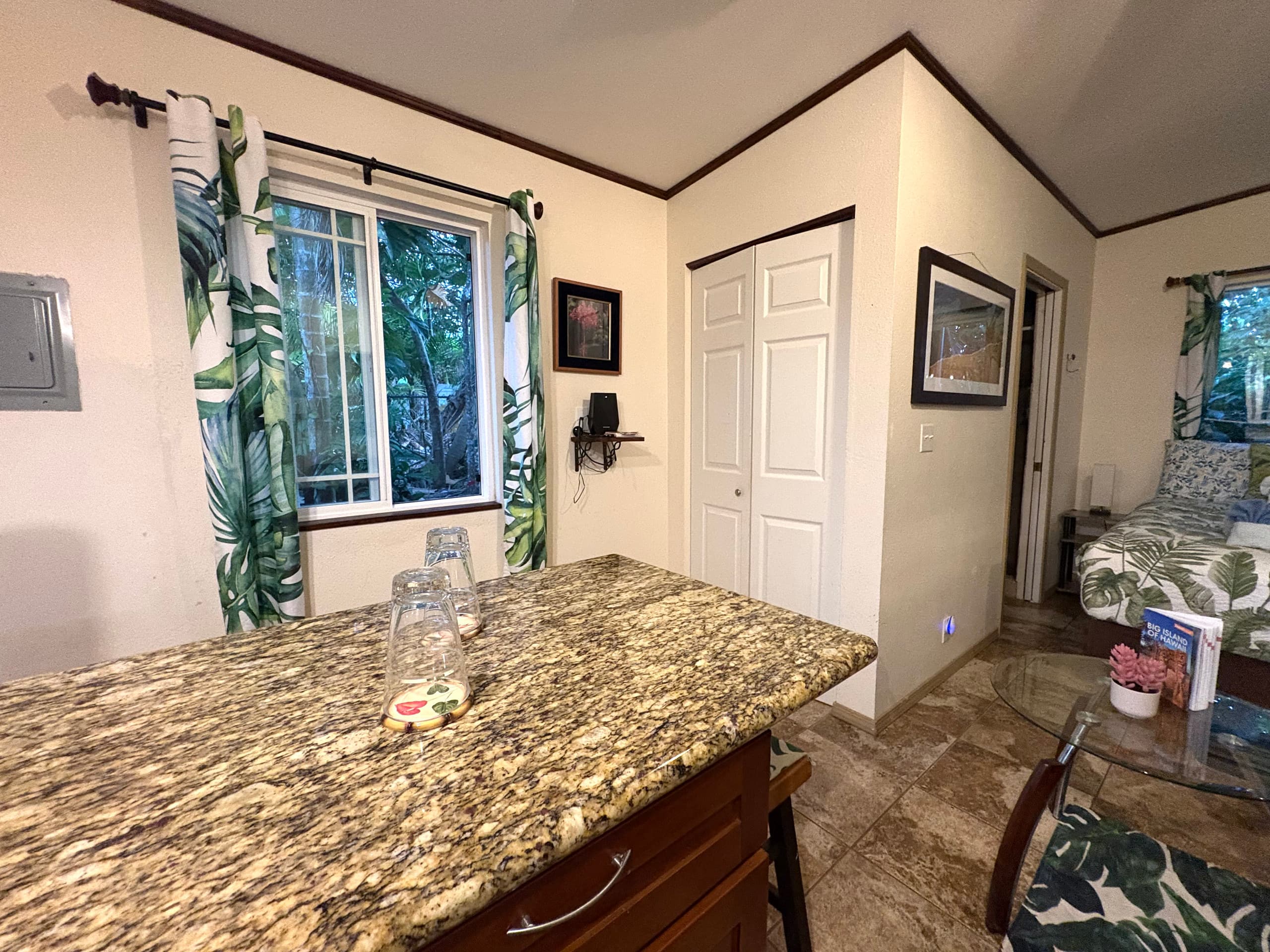Guesthouse in Hilo · ★4.88 · 1 bedroom · 2 beds · 1 private bath - Image 21