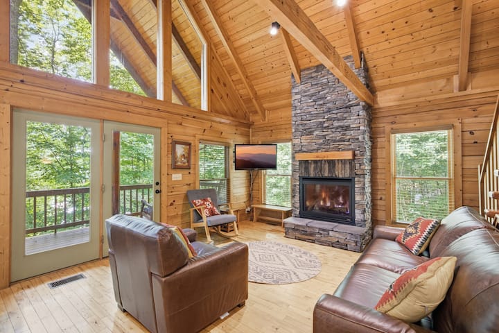 Secluded Cabin Near Heart Of Wears Valley - Wears Valley, TN