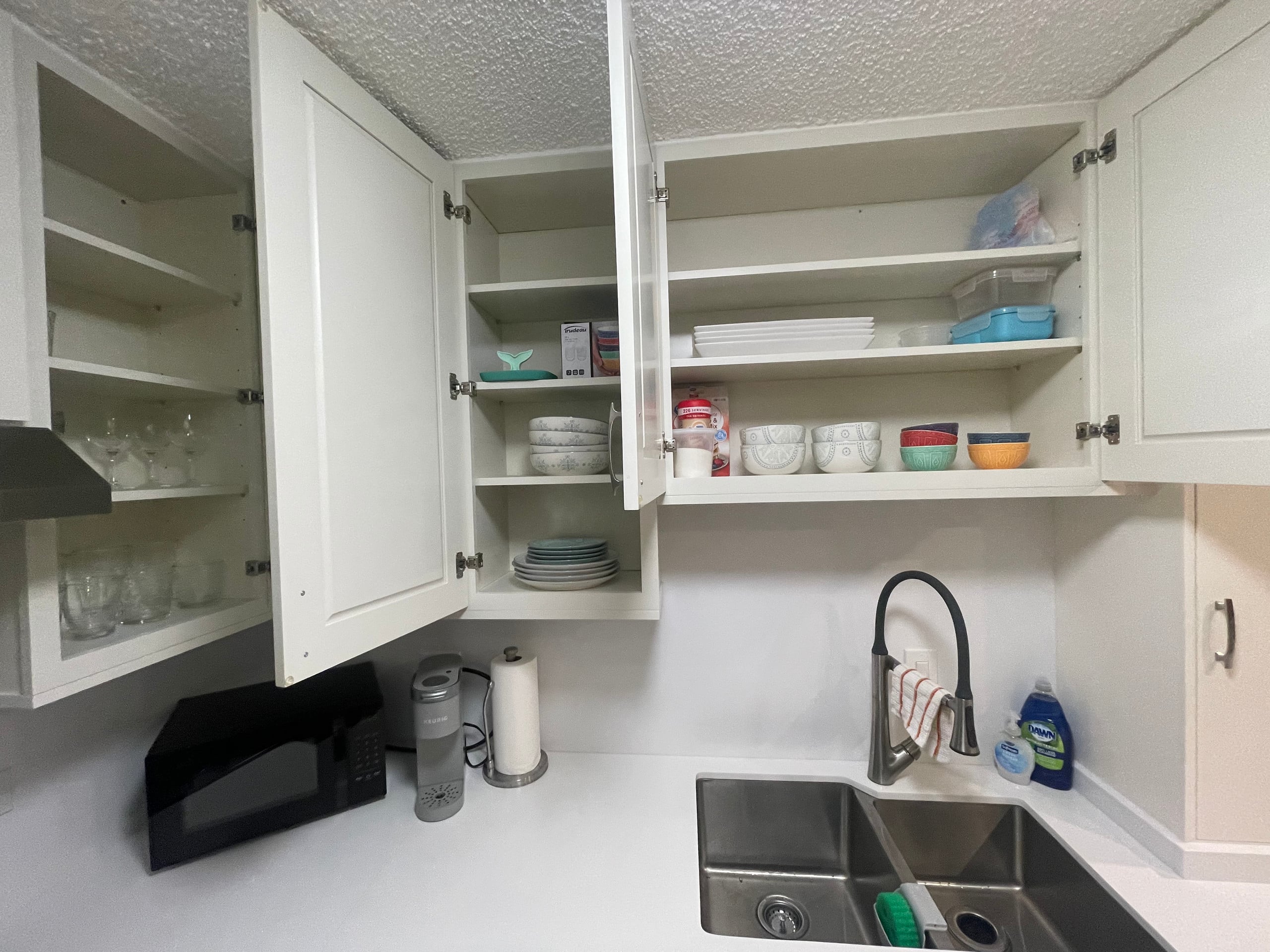 Condo in Honolulu · ★4.94 · 1 bedroom · 2 beds · 1 private bath - Image 6