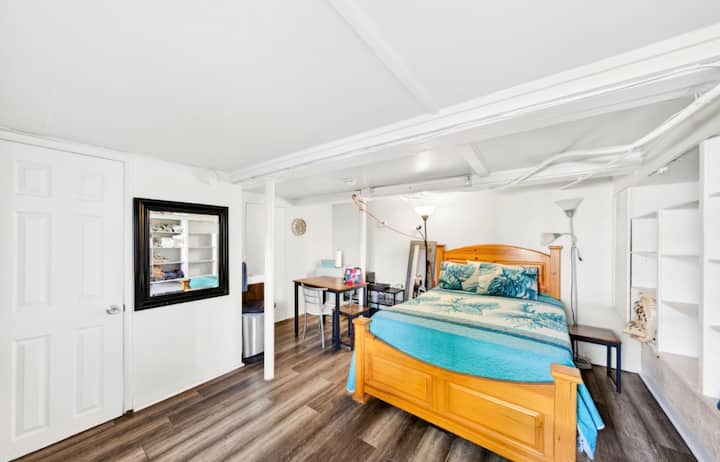 Magical Studio Home - Los Angeles, CA