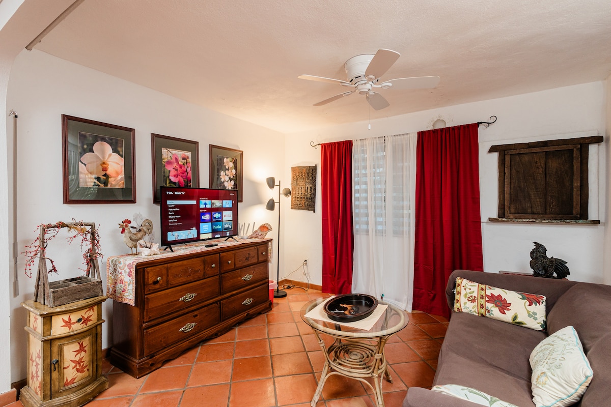 Top Airbnb: 1 Block 2 Beach Bars Food & Fun -coolest 3BR/2BA! in Esperanza