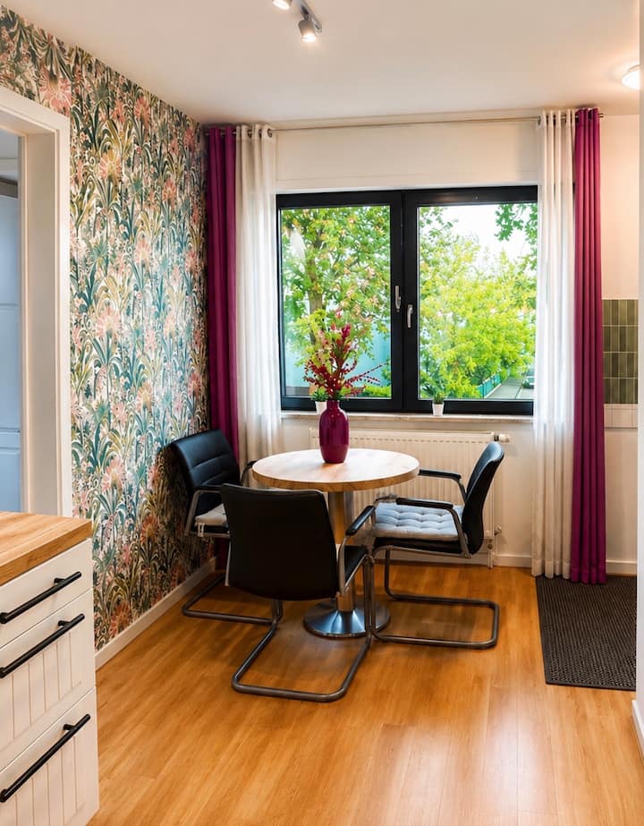 Hell Und Gemütlich 2 Zimmer Wohnung Platz Für 3 - Karlsruhe