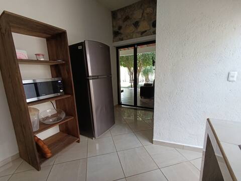 Successful Airbnb property: Quinta los mangos, pool with solar panels in Chiconcuac