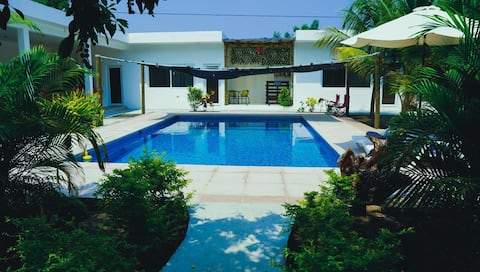 Chalet Las tres raíces in Iztapa