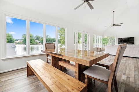 Amazing Views at this Lakefront Home w/ Dock