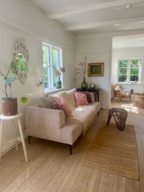 Charming little wooden house, with the best location.