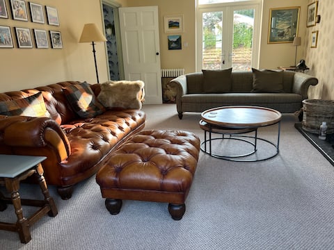 Top Airbnb: A’Chomraich. Beautifully renovated 4 bed house in Lochalsh