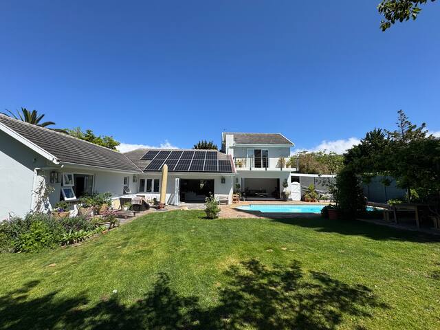 6-Sleeper home with Pool in Tokai, Cape Town.
