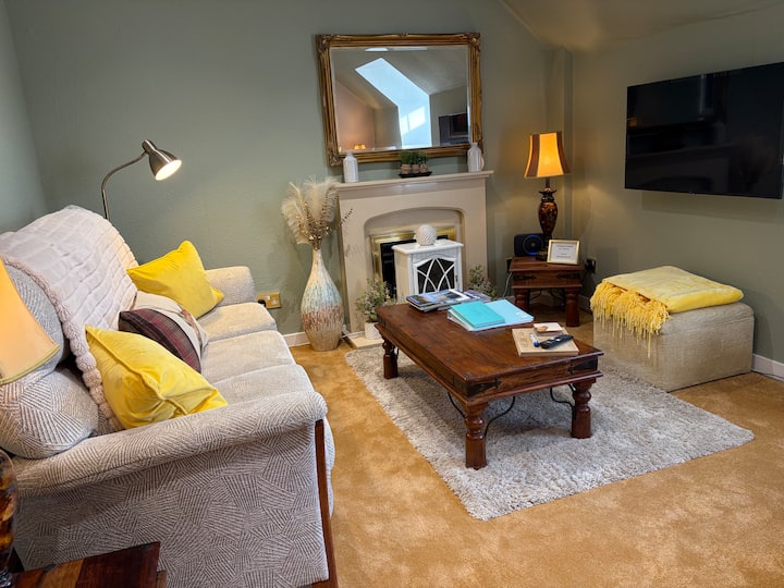 Homely One-bed Apartment With Distillery View - Inverness