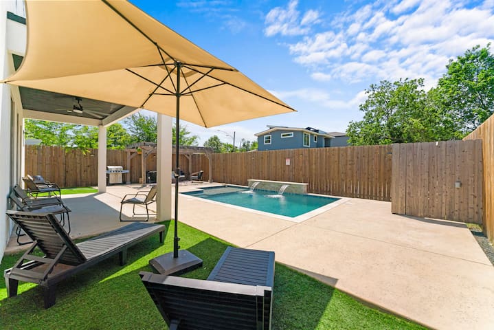 Modern 5 BD|4 BR with Pool & Downtown Views