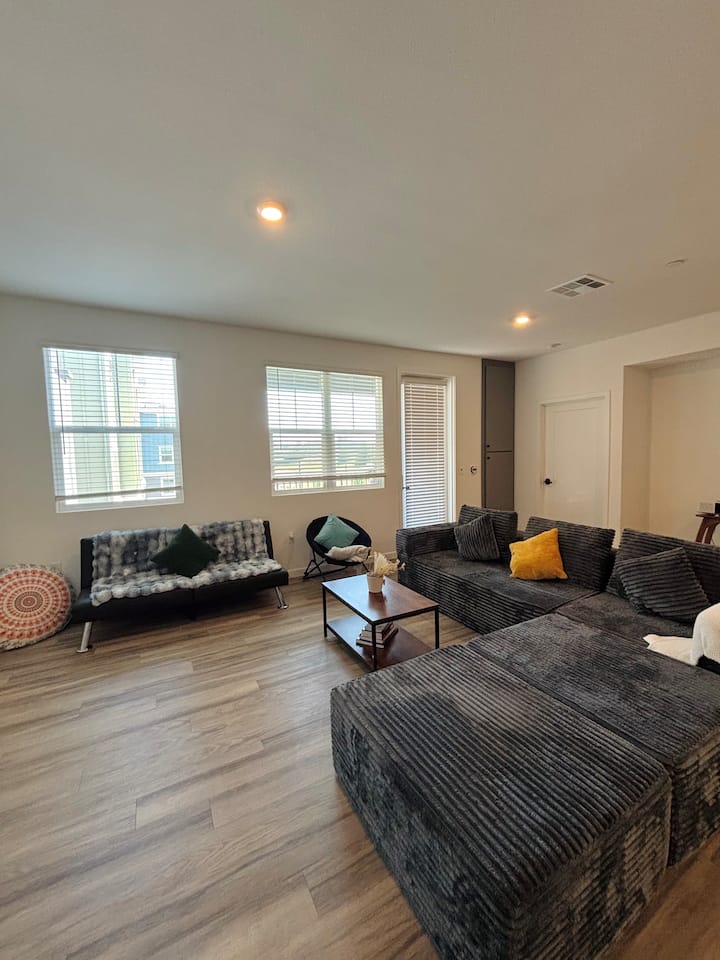 Stylish 2br/2ba Retreat In The Heart Of Petaluma - Petaluma, CA