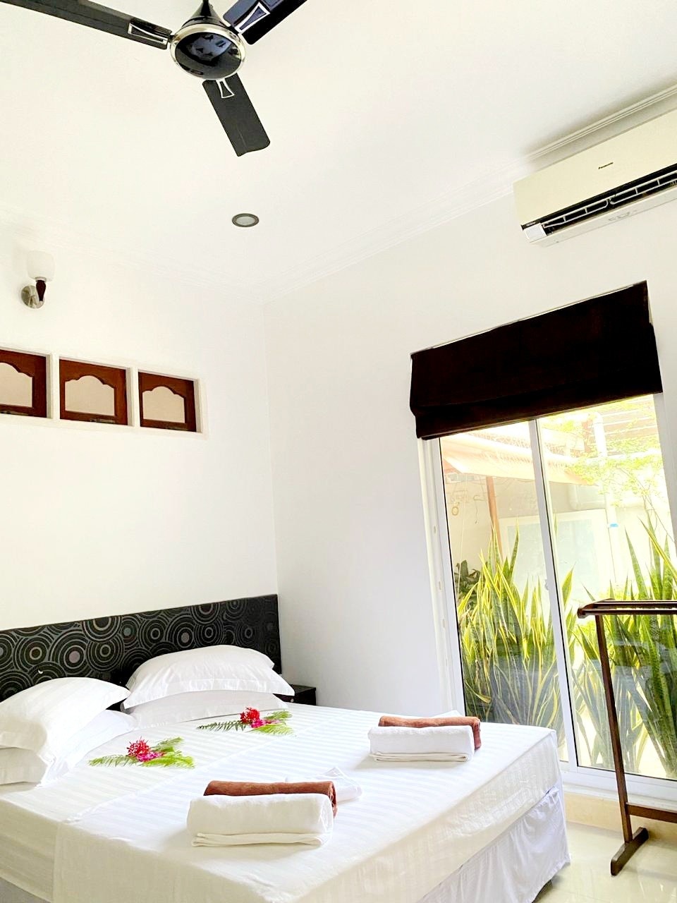 Sunny & Bright Double Room with very comfortable Bed. The room has attached private bathroom.
