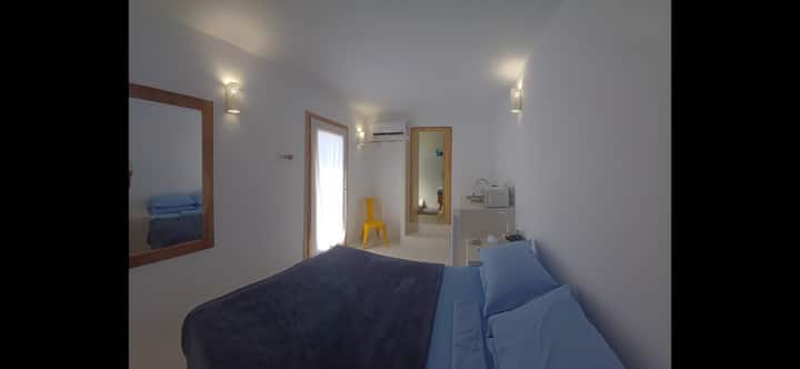 מיטה זוגית רחבה 