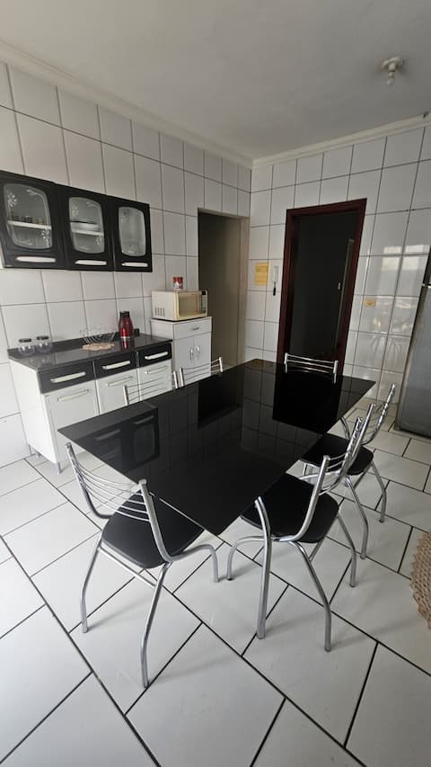 Spacious and comfortable house, near Tivoli shopping