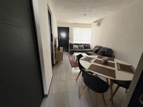 Comfortable house with A/C, near Via Alta square!