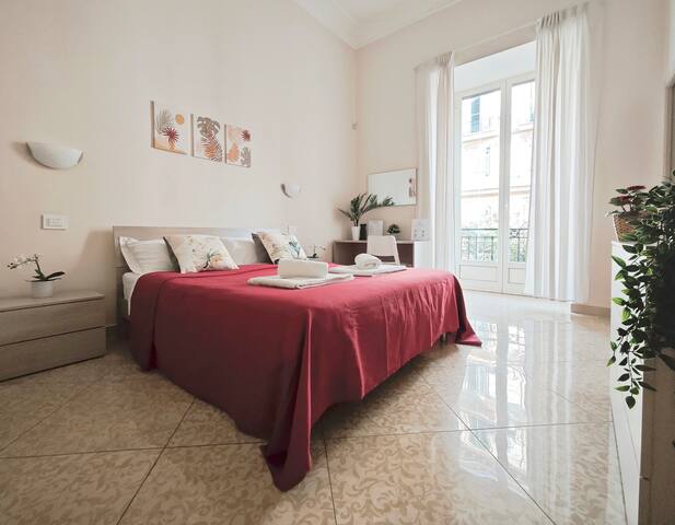 Charming flat, station & historic center walkable