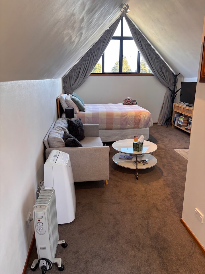 Newly Renovated Loft, Games Room, Close To Lake - Taupō