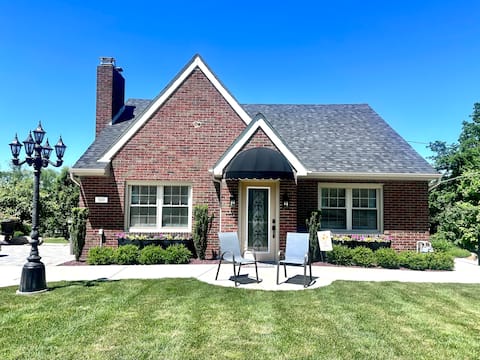 Welcome to Heart Cottage. Cheerful 3 bedroom house