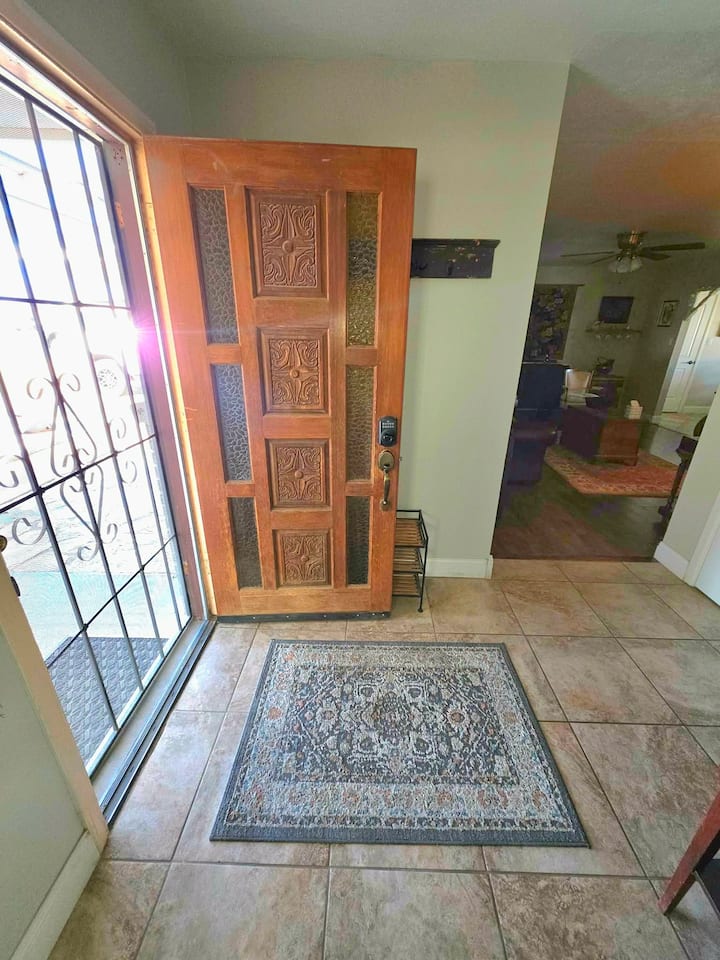 Charming 2 Bedroom Home In The Heart Of Town - Carlsbad, NM