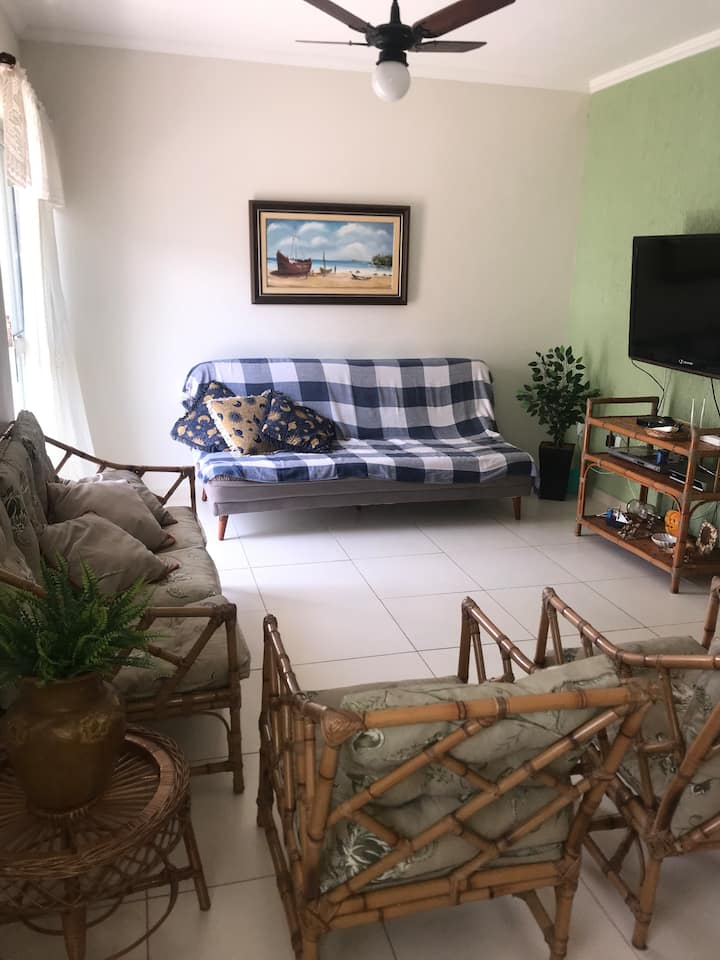 Apartamento Amplo Localizado 200m Da Praia Grande - Ubatuba