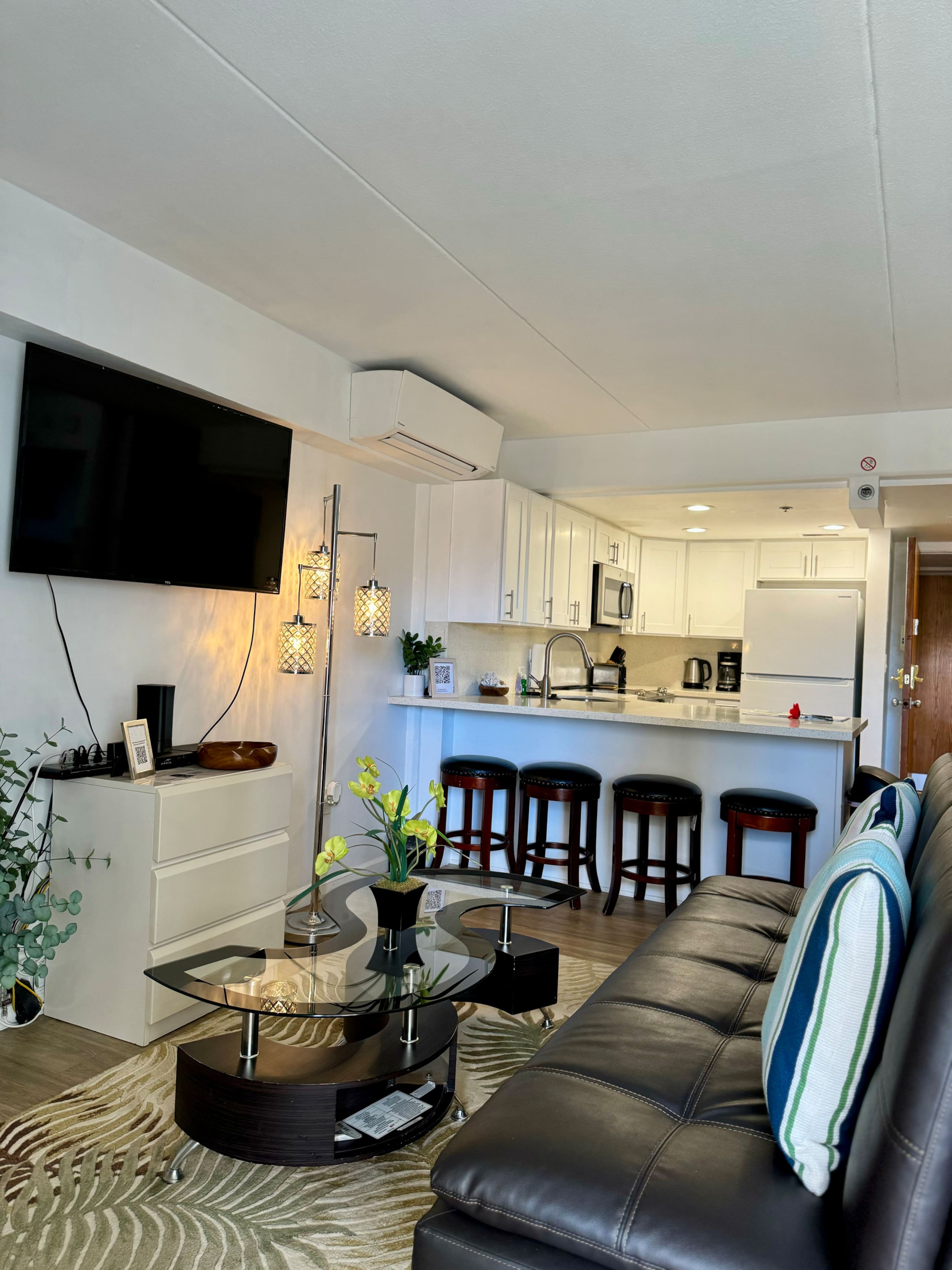 Condo in Honolulu · ★4.83 · 1 bedroom · 3 beds · 1 bath - Image 18