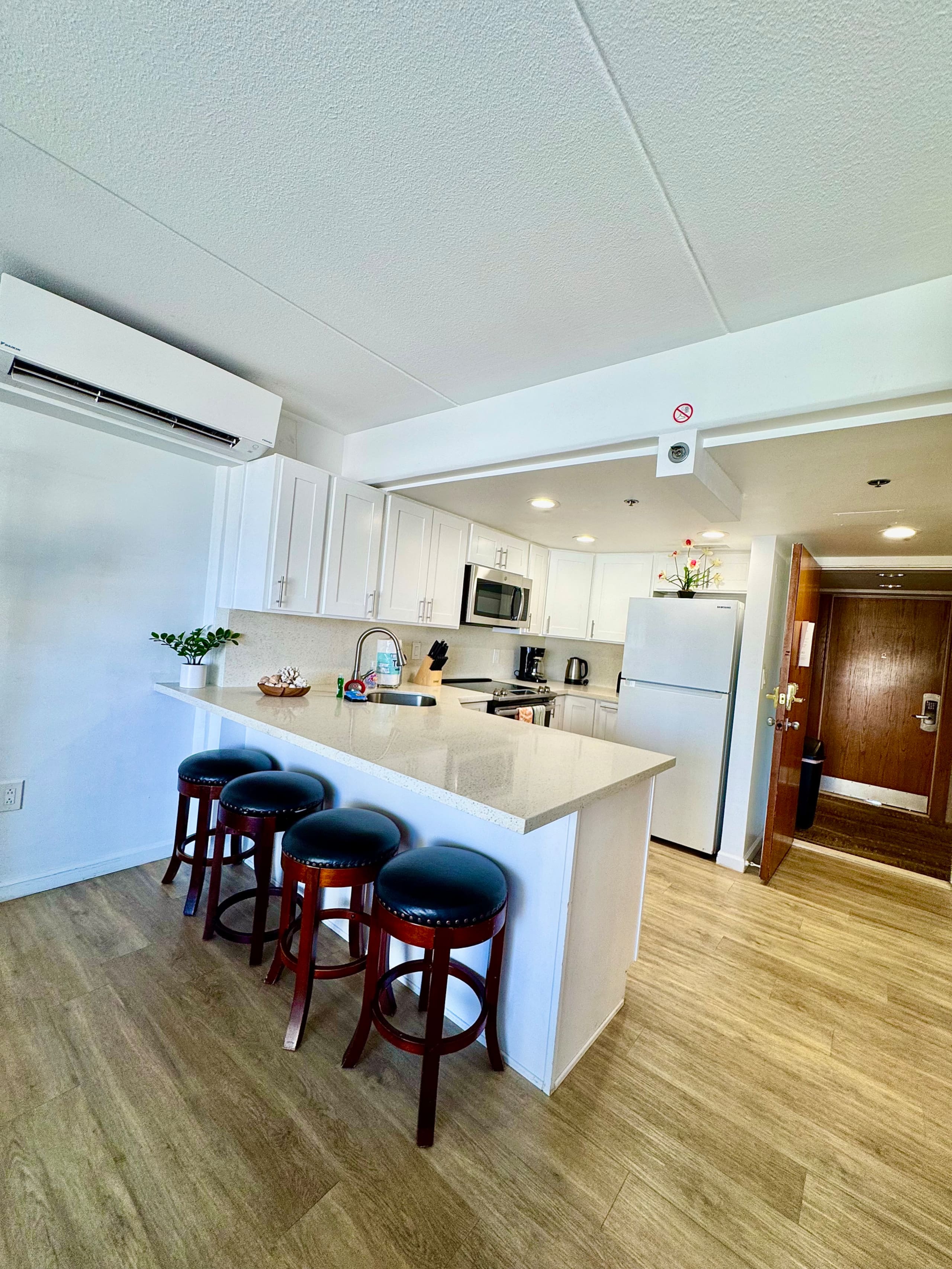 Condo in Honolulu · ★4.83 · 1 bedroom · 3 beds · 1 bath - Image 22