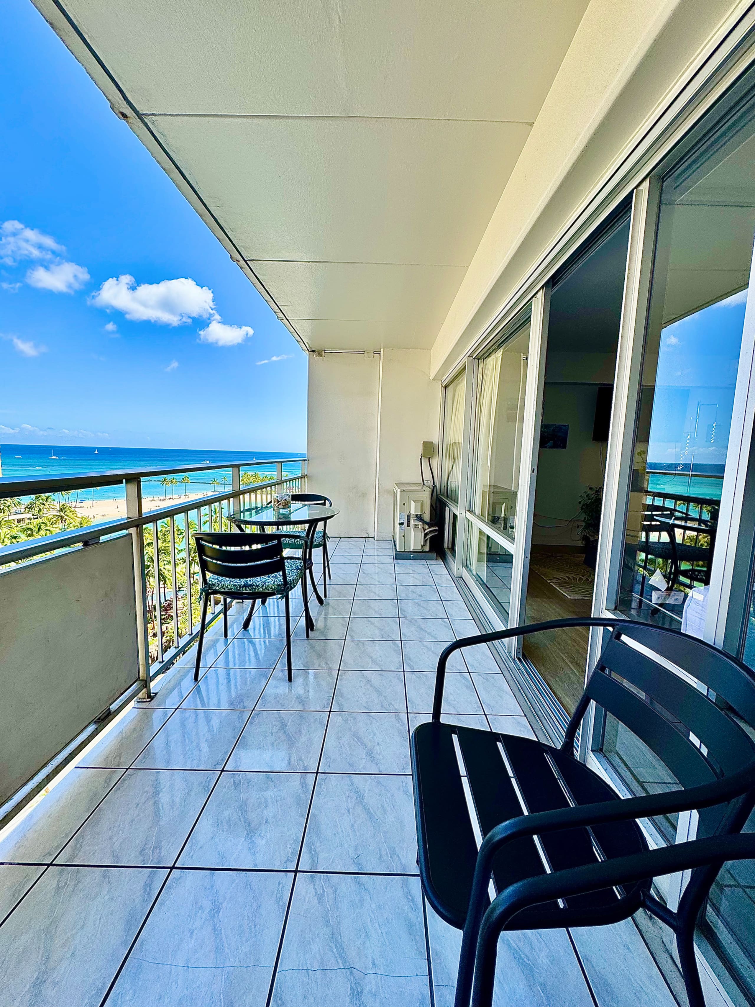 Condo in Honolulu · ★4.83 · 1 bedroom · 3 beds · 1 bath - Image 36