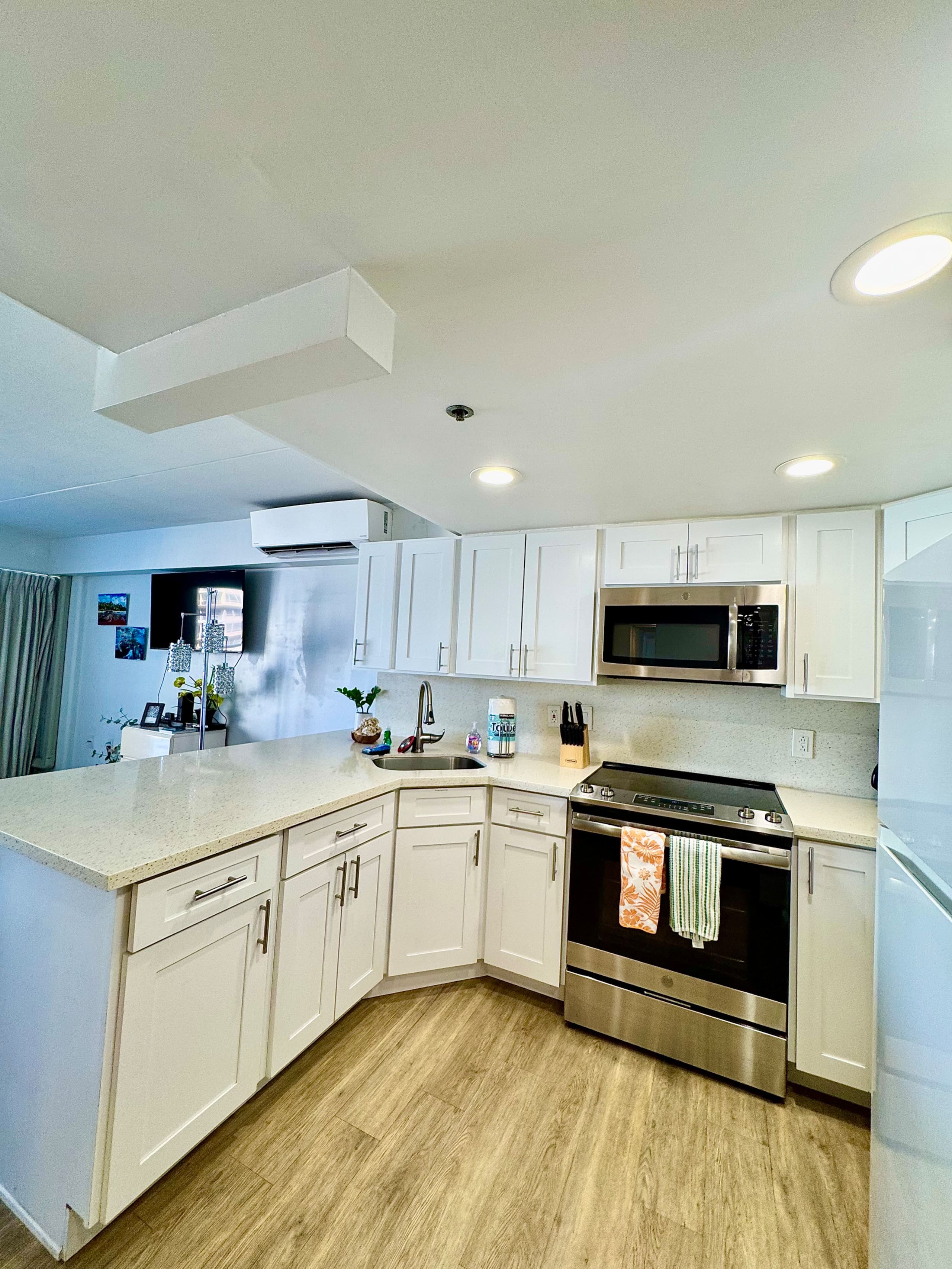 Condo in Honolulu · ★4.83 · 1 bedroom · 3 beds · 1 bath - Image 21
