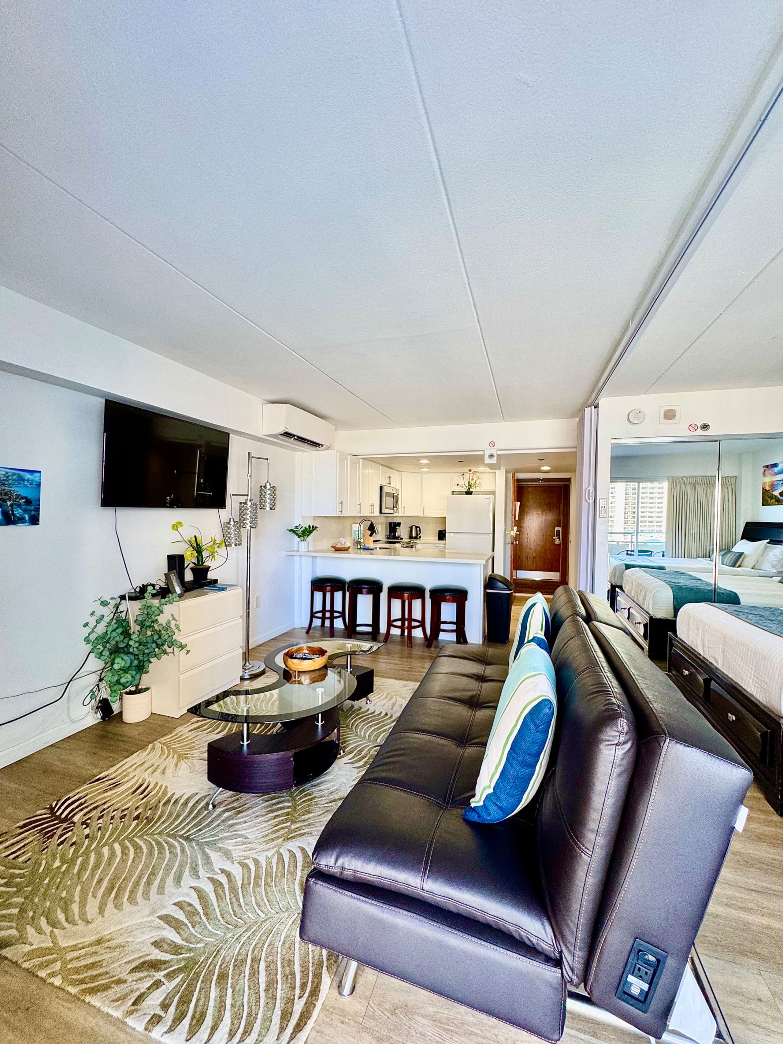 Condo in Honolulu · ★4.83 · 1 bedroom · 3 beds · 1 bath - Image 27