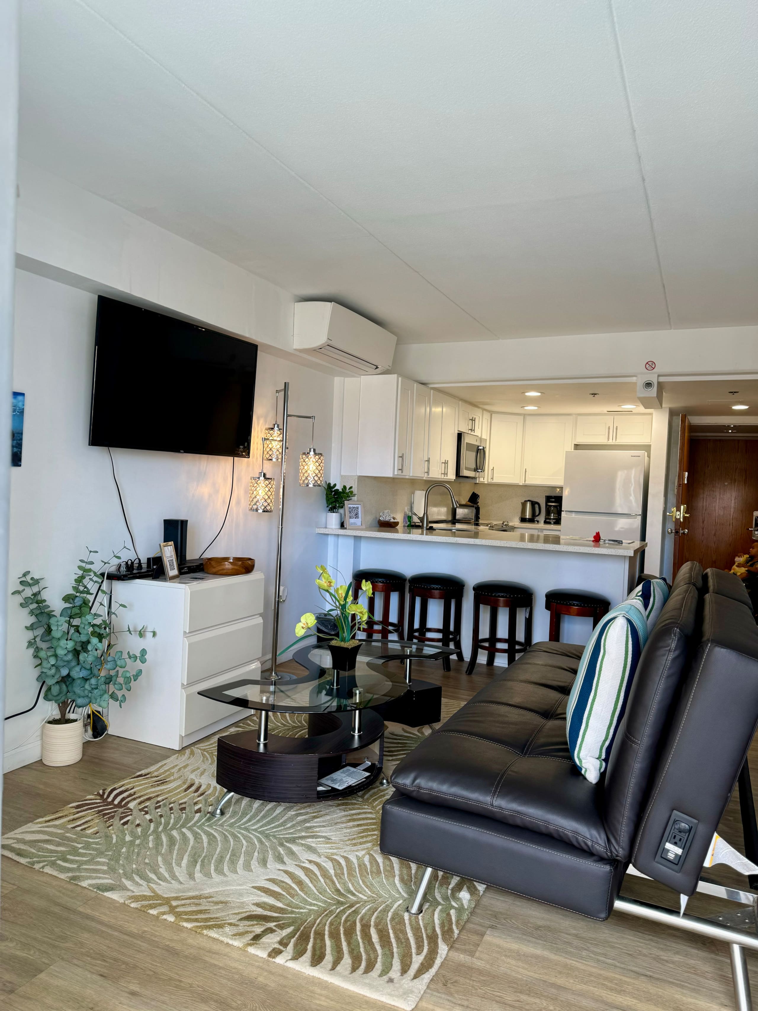 Condo in Honolulu · ★4.83 · 1 bedroom · 3 beds · 1 bath - Image 17