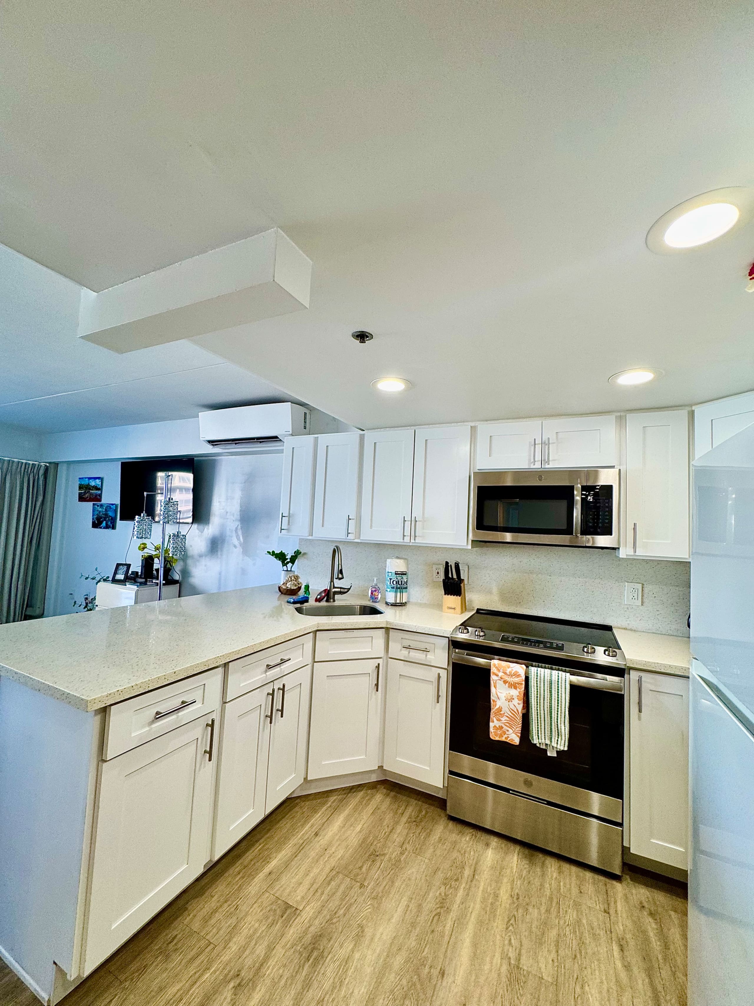 Condo in Honolulu · ★4.83 · 1 bedroom · 3 beds · 1 bath - Image 24