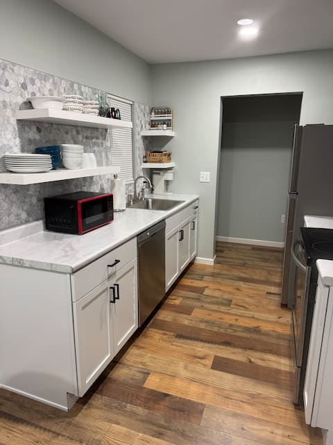 Charming hideaway near downtown