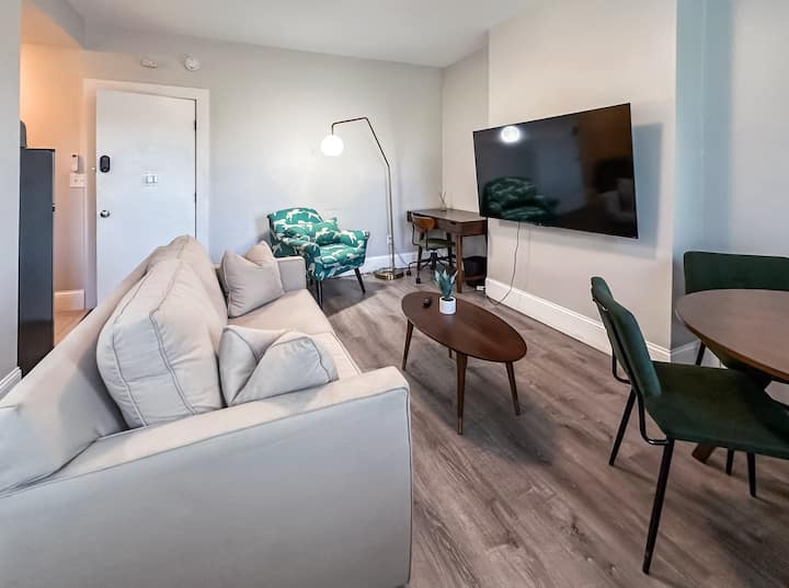 The Ellie House 11, Back Bay, 2 Bed! - Boston, MA