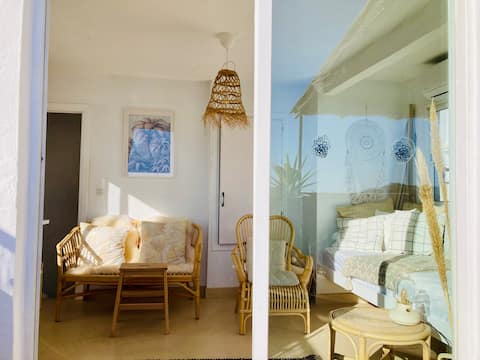 Top Airbnb: Stylish townhouse w rooftop terrace & views in Cómpeta