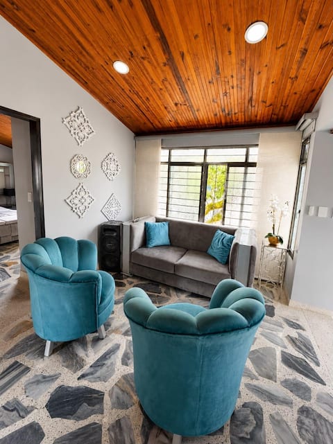 Popular Airbnb listing: Modern Luxury Inspired Home Peaceful Neighborhood in Palmira
