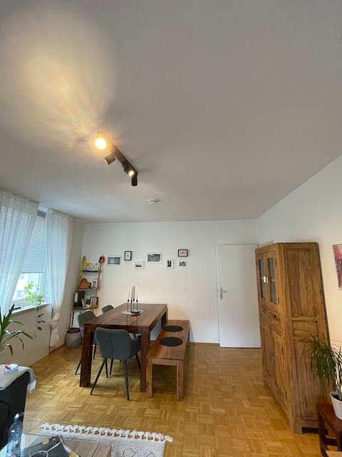 Top Airbnb: 2.5 room apartment in Thalkirchen in Sendlinger Feld