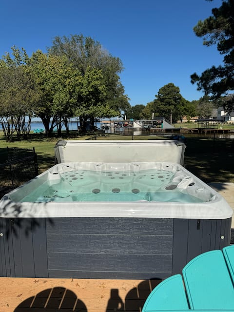 Lakefront Bliss at Cedar Creek | Fire Pit & Views