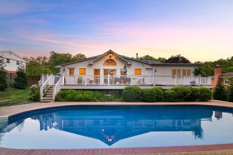 Your Silver Spring Escape: Pool, Comfort & Fun