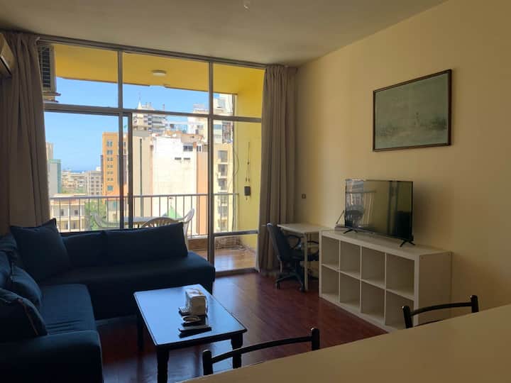 Cosy Apartment With Balconies & View - Beirut